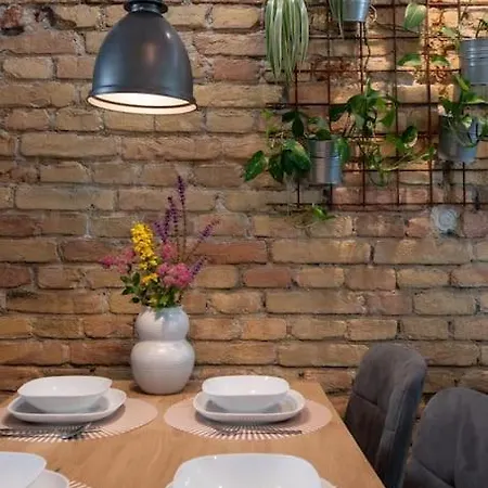아파트 Designer Old Town Next To Hockey Stadium *